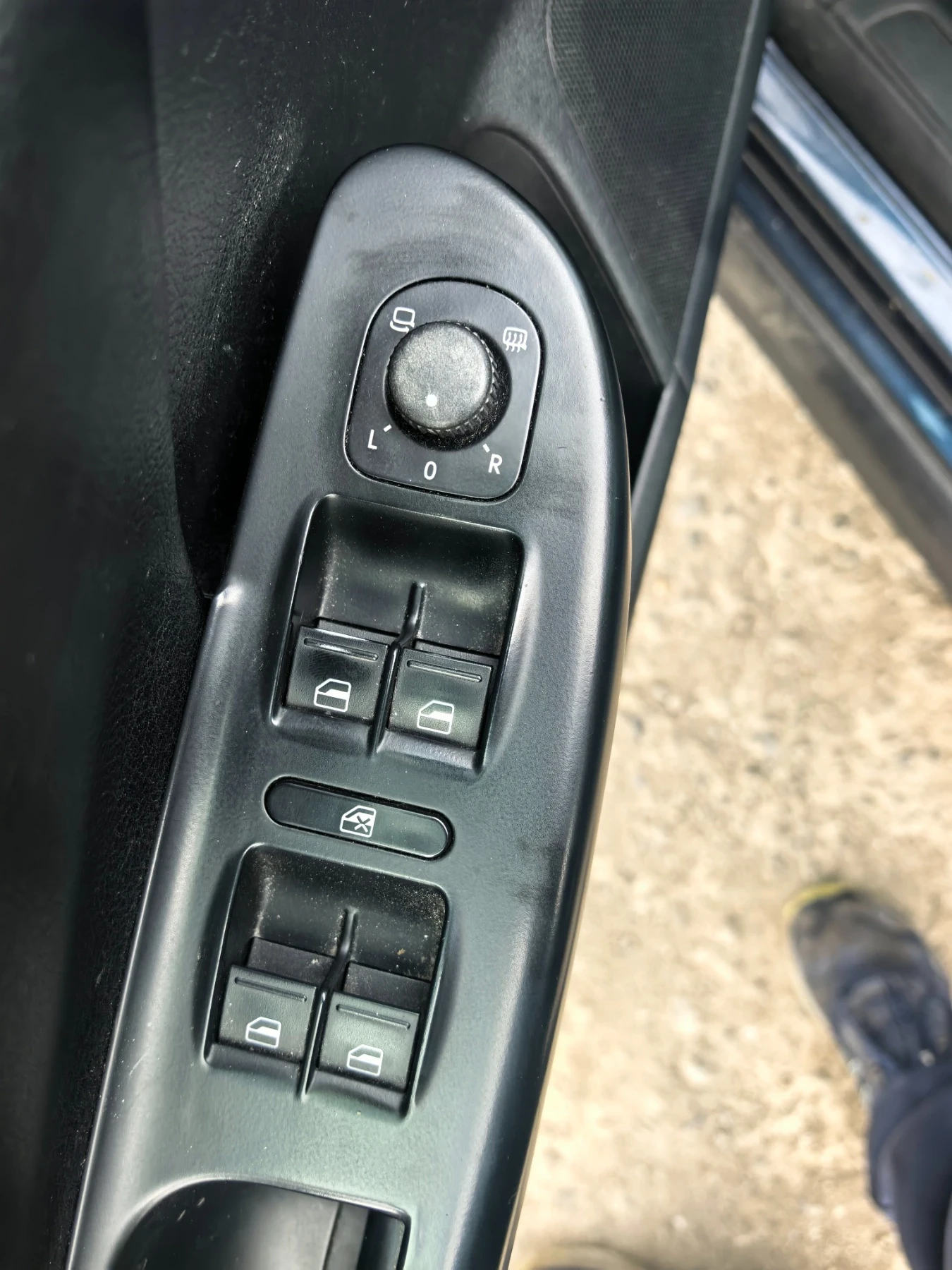 VW Passat 2.0TDI Highline, снимка 14 - Автомобили и джипове - 54502645