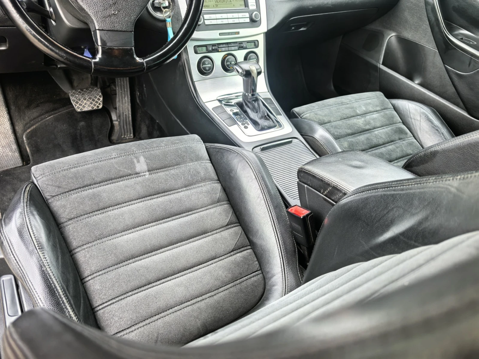 VW Passat 2.0TDI Highline, снимка 11 - Автомобили и джипове - 54502645
