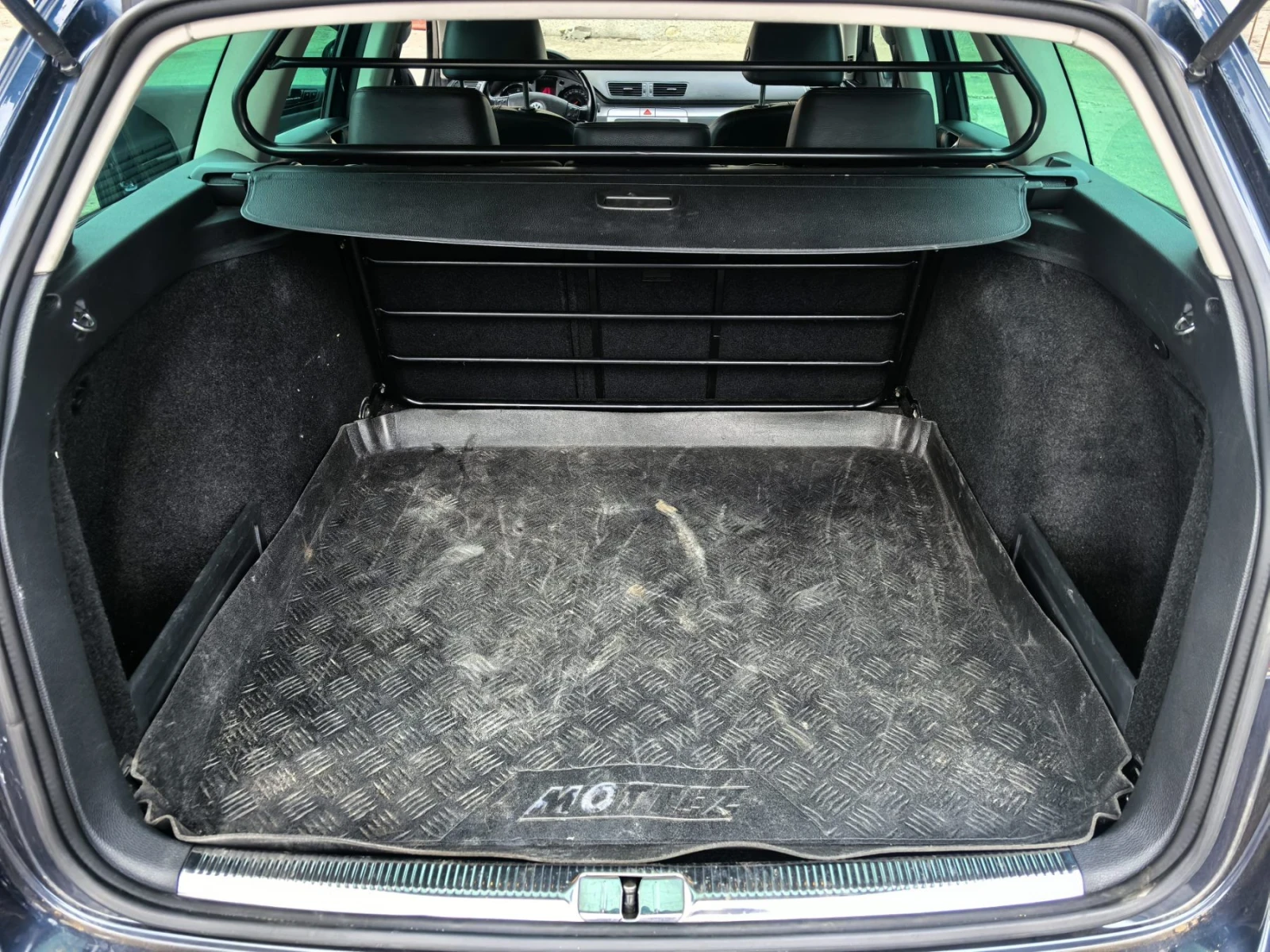 VW Passat 2.0TDI Highline, снимка 16 - Автомобили и джипове - 54502645