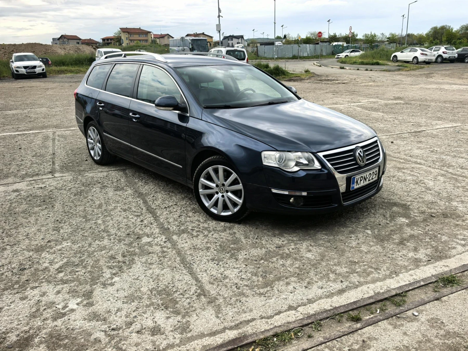 VW Passat 2.0TDI Highline, снимка 3 - Автомобили и джипове - 54502645