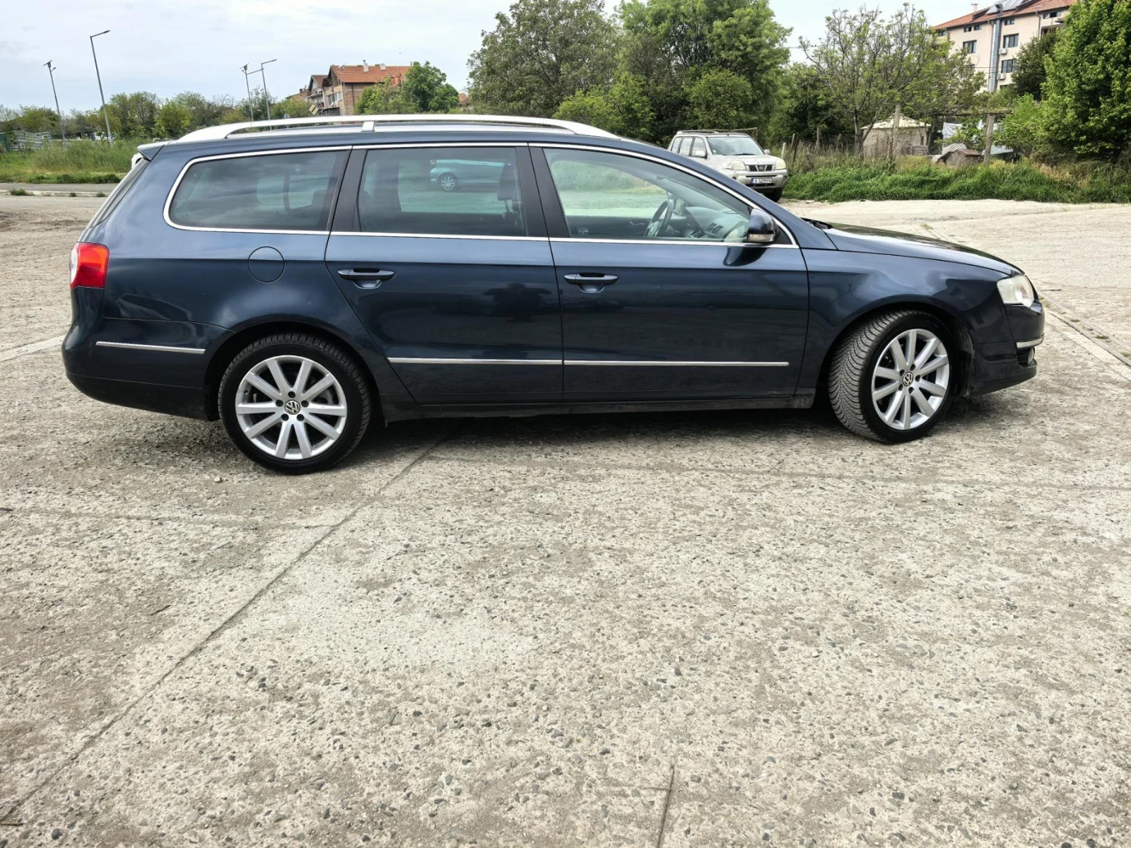 VW Passat 2.0TDI Highline, снимка 4 - Автомобили и джипове - 54502645