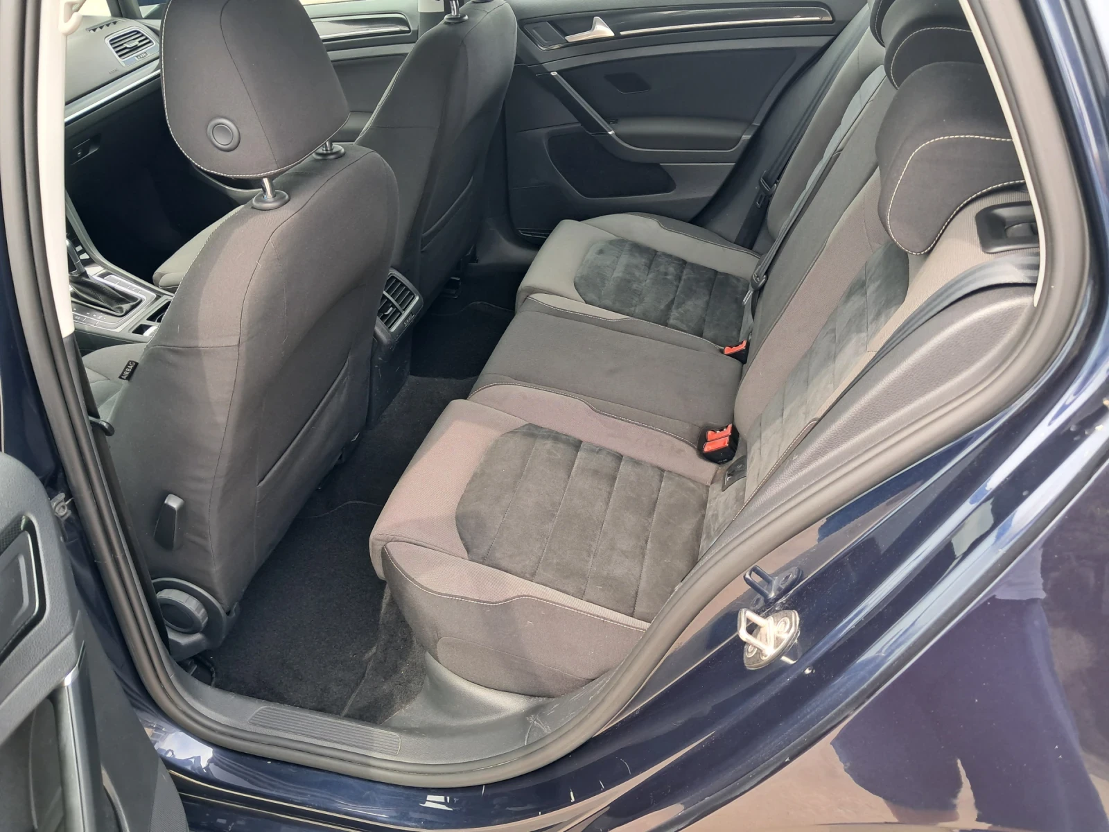 VW Golf 1.4 TGI AUTO DISTRONIK, снимка 11 - Автомобили и джипове - 54779783