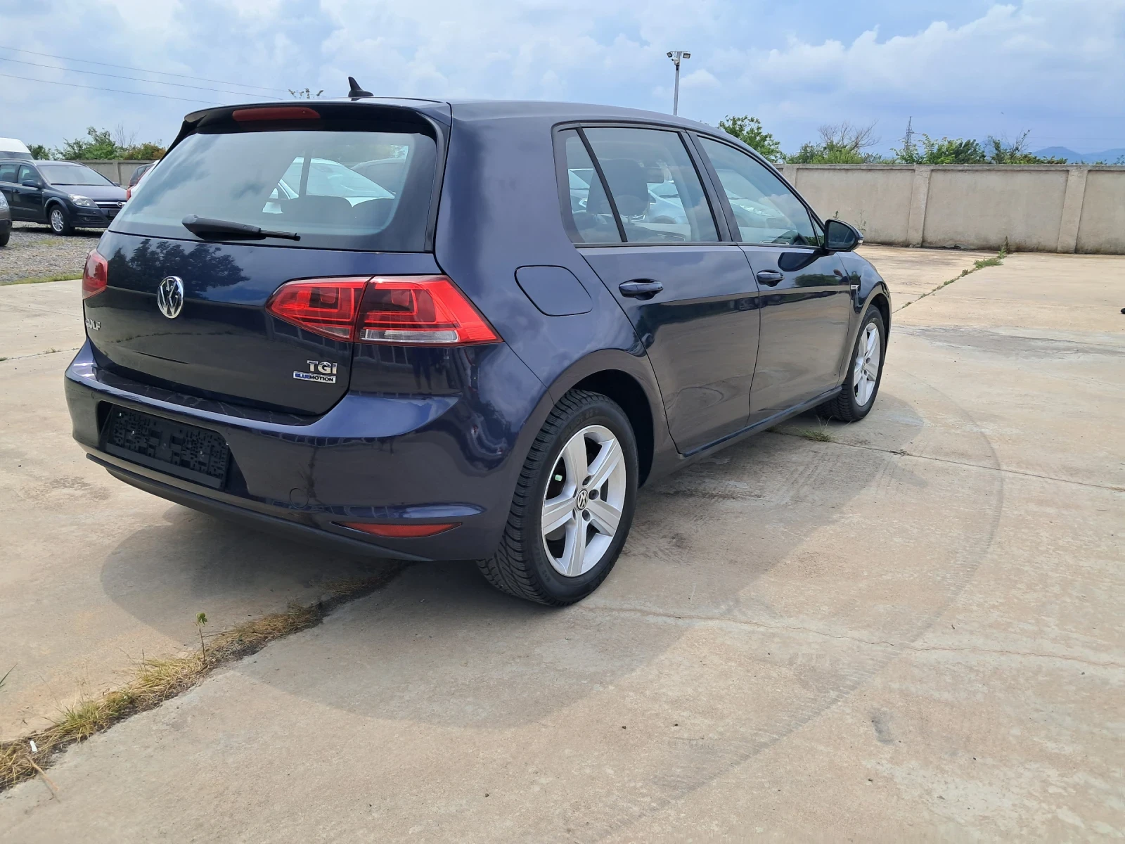 VW Golf 1.4 TGI AUTO DISTRONIK, снимка 4 - Автомобили и джипове - 54779783