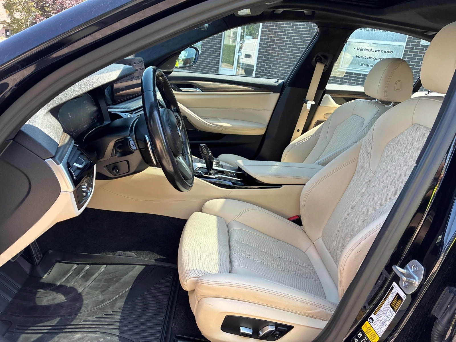 BMW 530 HARMAN KARDON* HEAD-UP* ПОДГРЕВ* 2 КЛЮЧА, снимка 11 - Автомобили и джипове - 55080370