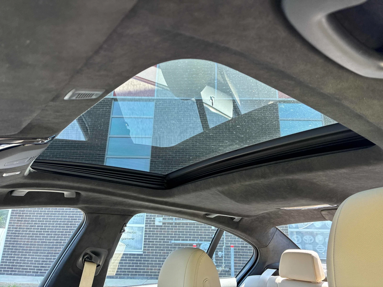 BMW 530 HARMAN KARDON* HEAD-UP* ПОДГРЕВ* 2 КЛЮЧА, снимка 13 - Автомобили и джипове - 55080370