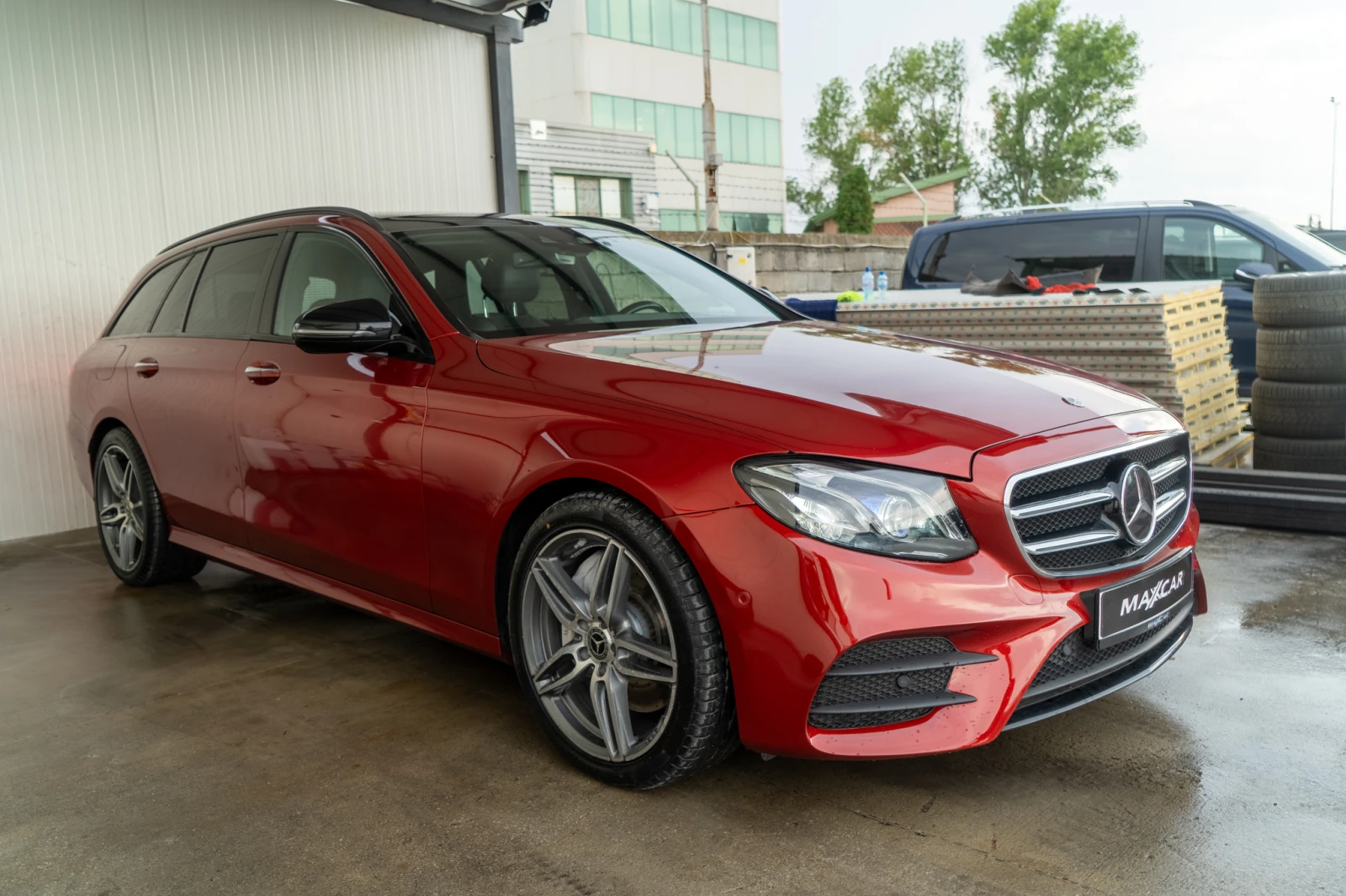 Mercedes-Benz E 400 D = V6 = MULTIBEAM = BURMASTER = FULL = ЛИЗИНГ, снимка 3 - Автомобили и джипове - 55816001