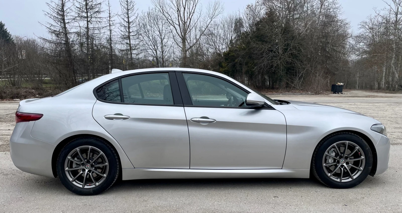 Alfa Romeo Giulia 180hp, снимка 8 - Автомобили и джипове - 55979765