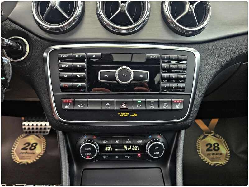 Mercedes-Benz GLA 220 AMG/4MAT/GERMANY/PANO/OFFROAD/ПОДГРЕВ/MEMORY/LIZIN, снимка 12 - Автомобили и джипове - 47060670