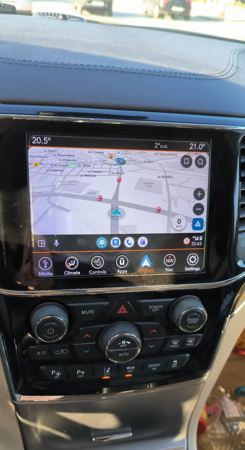 Jeep Grand cherokee Overland 5.7 V8, снимка 9 - Автомобили и джипове - 53088962