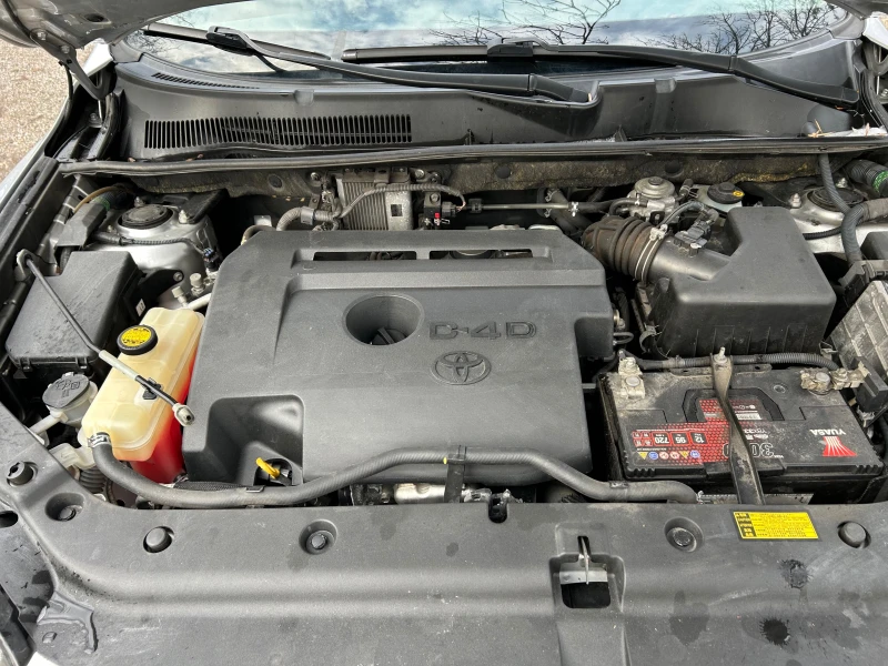 Toyota Rav4 2.2 D4D CROSSOVER, снимка 13 - Автомобили и джипове - 53156794
