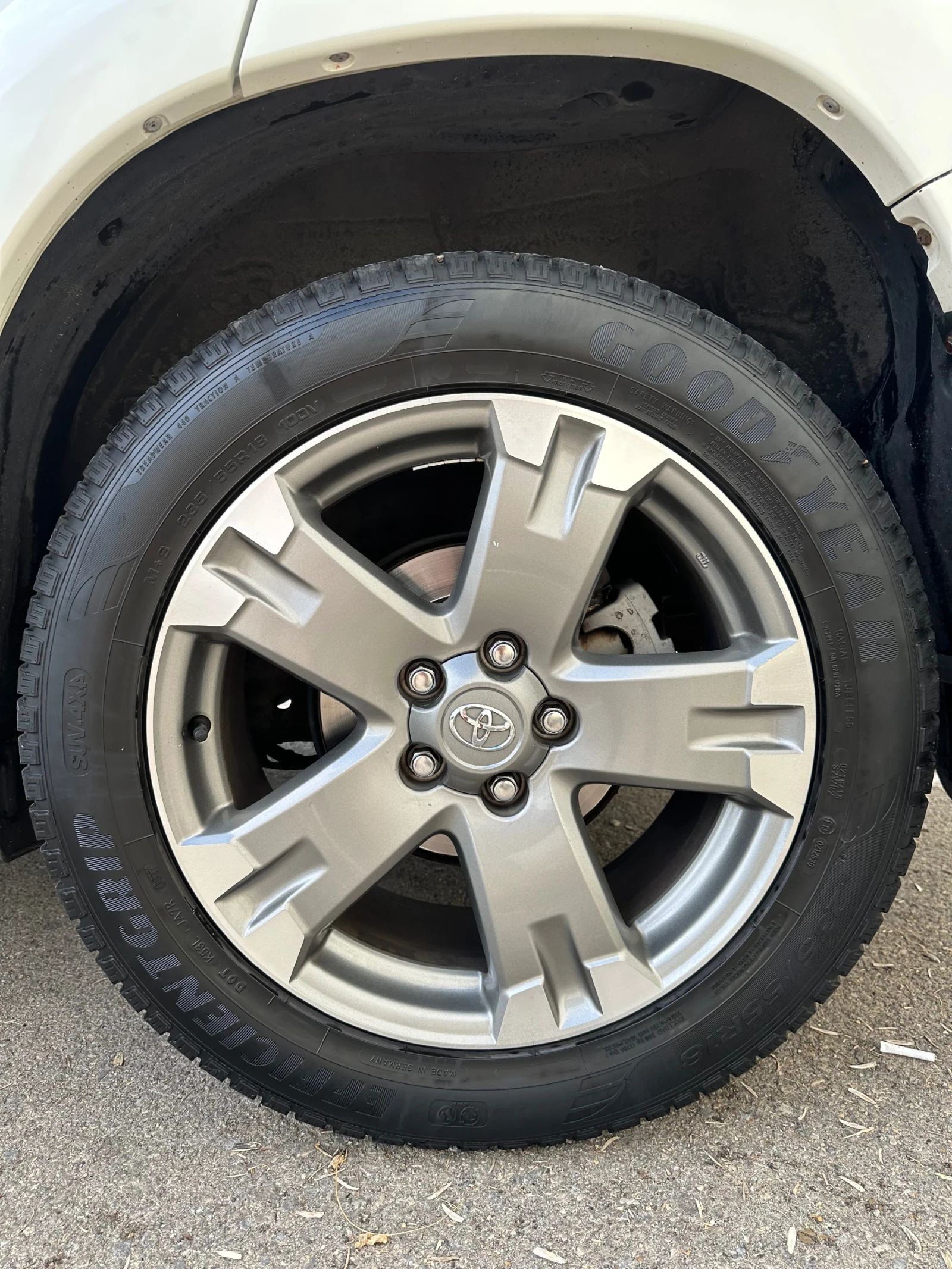 Toyota Rav4 2.2 150к.с. ПЕРФЕКТНА, снимка 13 - Автомобили и джипове - 53919558