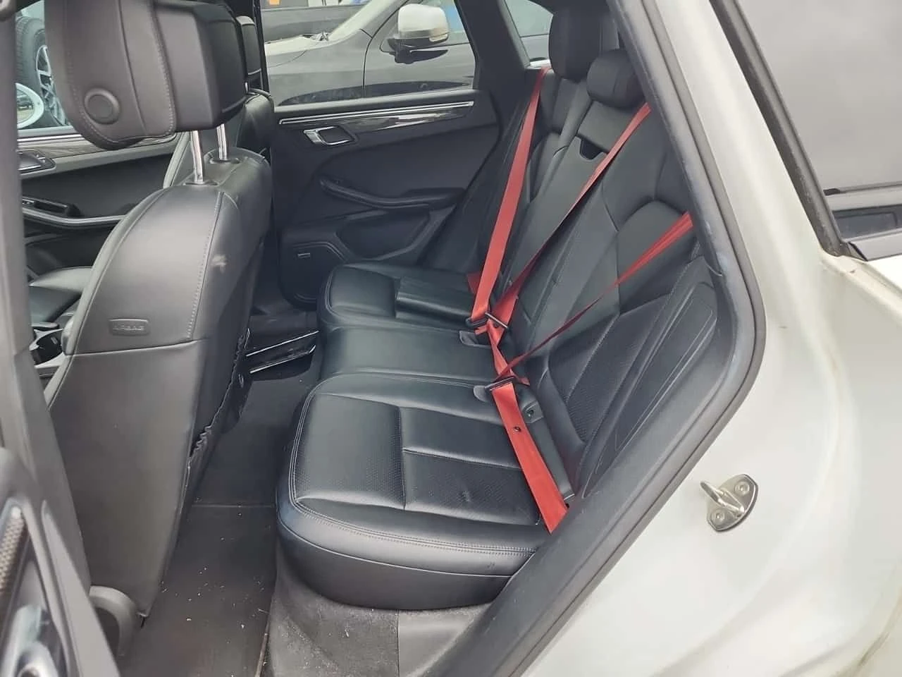 Porsche Macan GTS| ОБДУХВАНЕ| ПАНОРАМА| 2 КЛЮЧА| CARFAX| , снимка 12 - Автомобили и джипове - 54070609