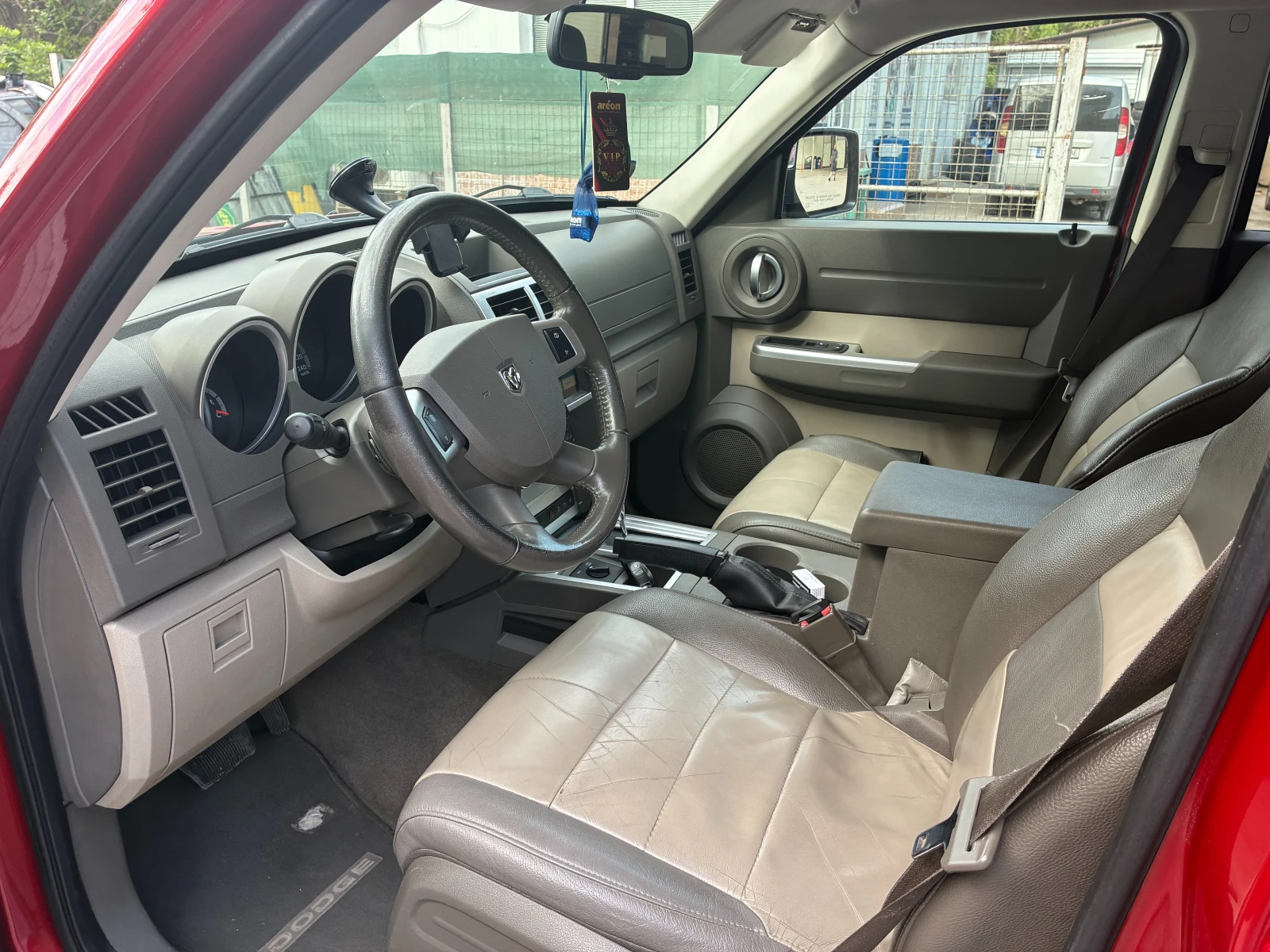 Dodge Nitro, снимка 5 - Автомобили и джипове - 54718310