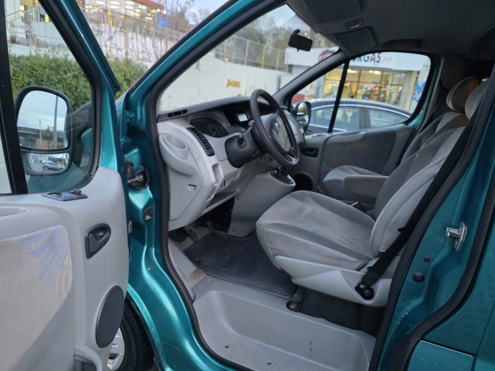 Renault Trafic 2.5 DCI - изображение 9