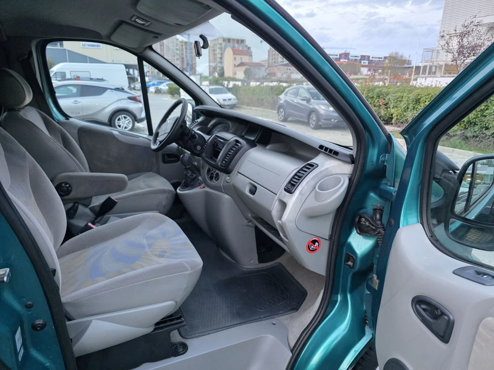 Renault Trafic 2.5 DCI - изображение 10