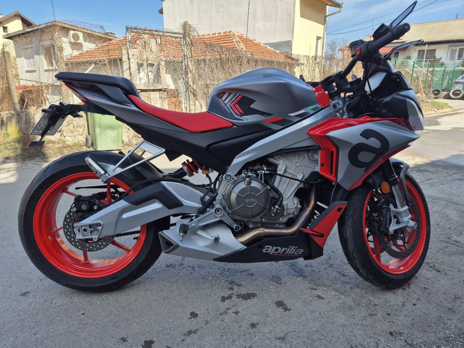 Aprilia Tuono  - изображение 6