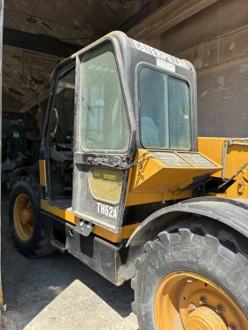 Телескопичен товарач Caterpillar TH62, снимка 4