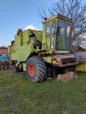      Claas Dominator 100