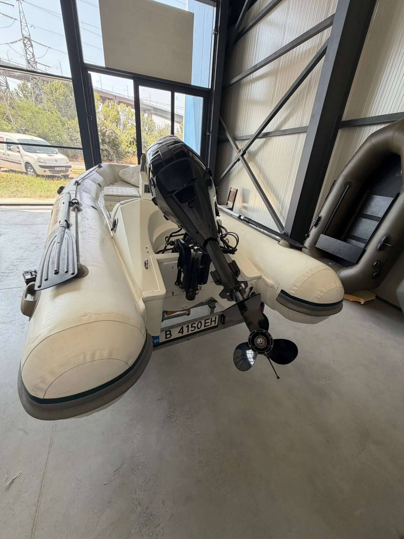 Надуваема лодка Собствено производство Tiger Marine ProTender 370