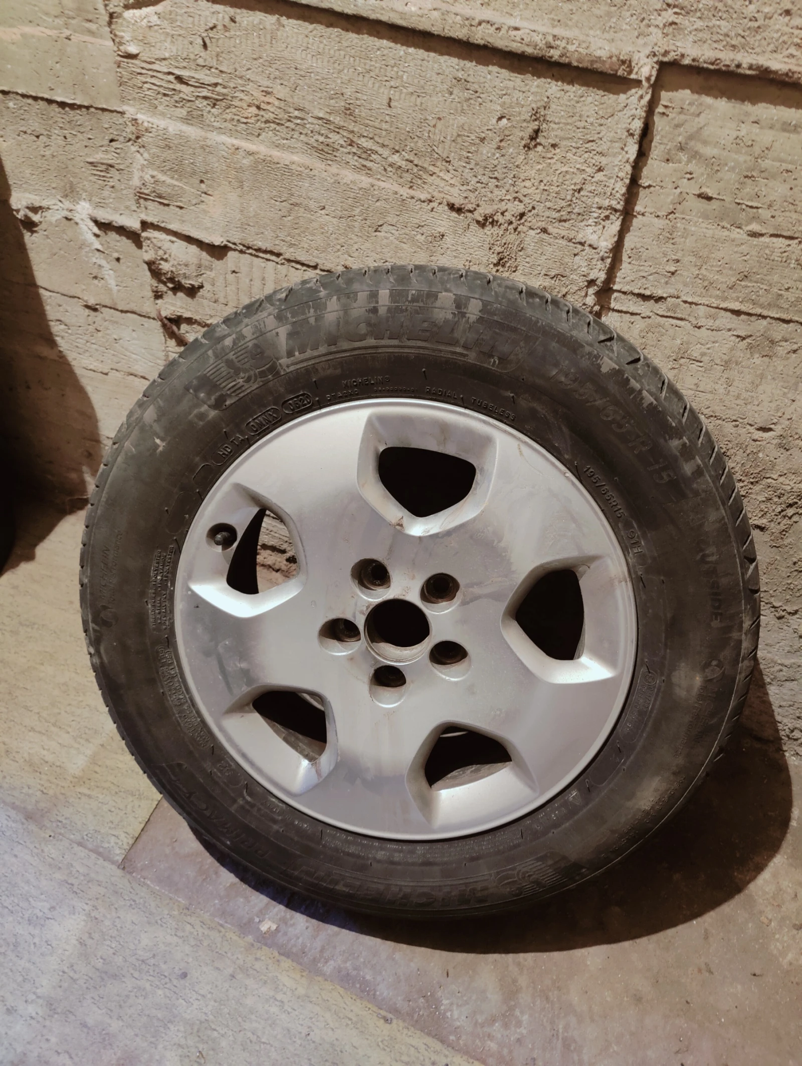 Гуми с джанти BF Goodrich 195/65R15, снимка 11 - Гуми и джанти - 55901097