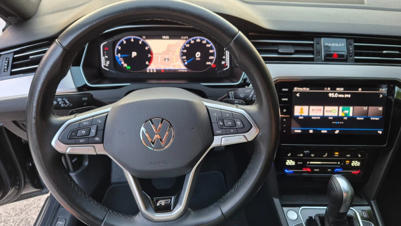 VW Passat Rline 21г., снимка 15 - Автомобили и джипове - 46555975