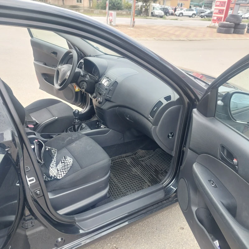 Hyundai I30 1.4, снимка 7 - Автомобили и джипове - 47134730