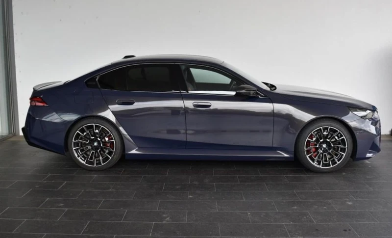 BMW M5 xDrive, снимка 3 - Автомобили и джипове - 53105364