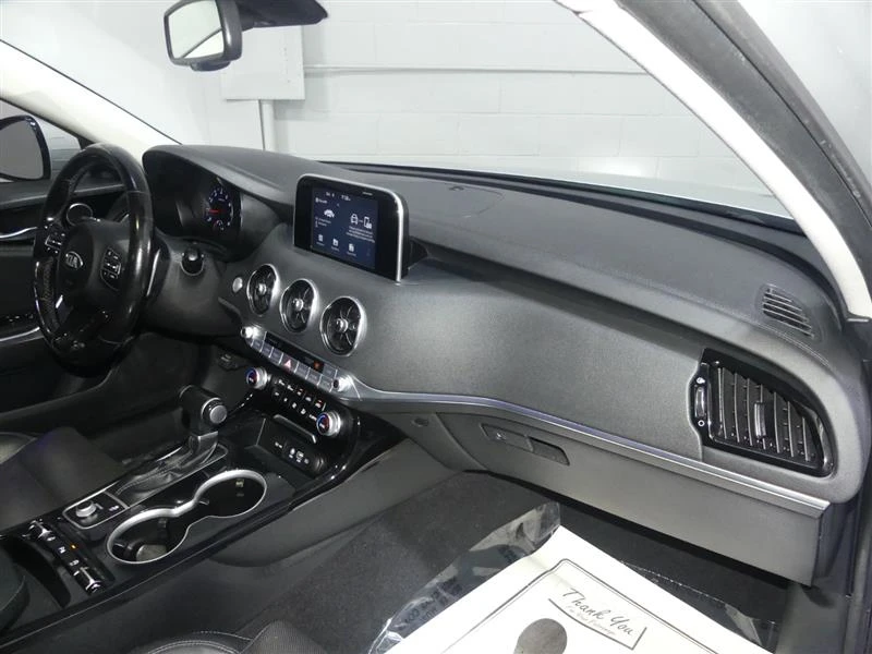 Kia Stinger, снимка 11 - Автомобили и джипове - 52849312