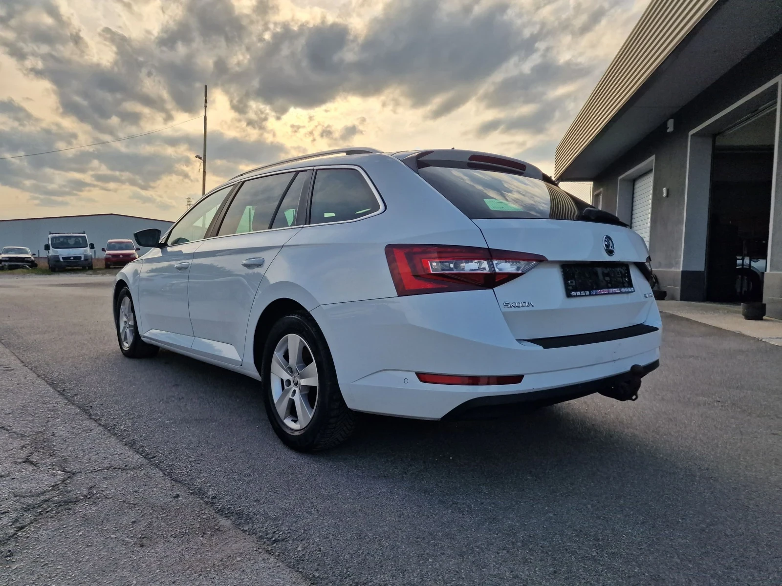 Skoda Superb 2, 0TDI DSG - изображение 4