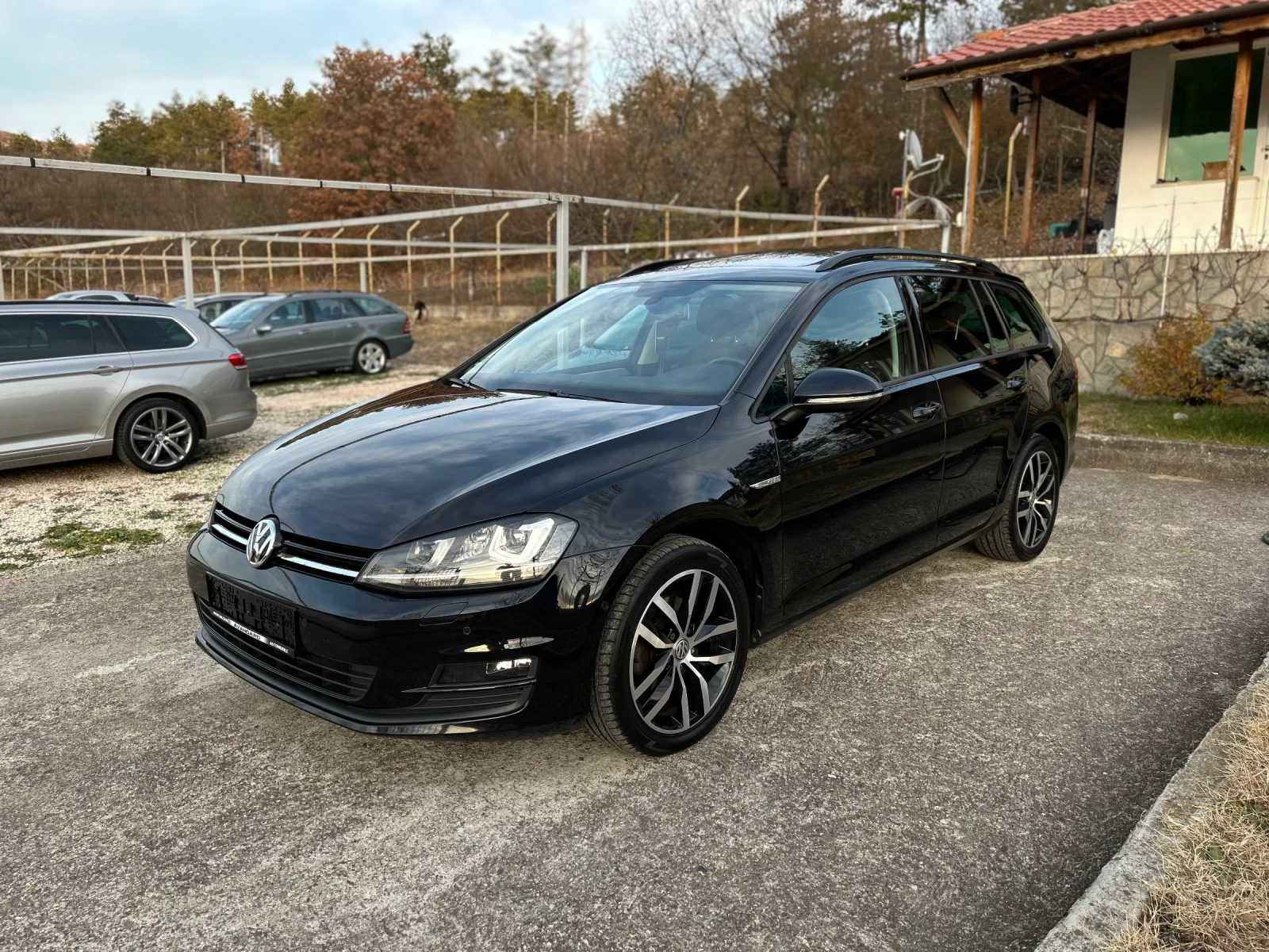 VW Golf 1.6TDI Comfortline CUP PANO - [1] 