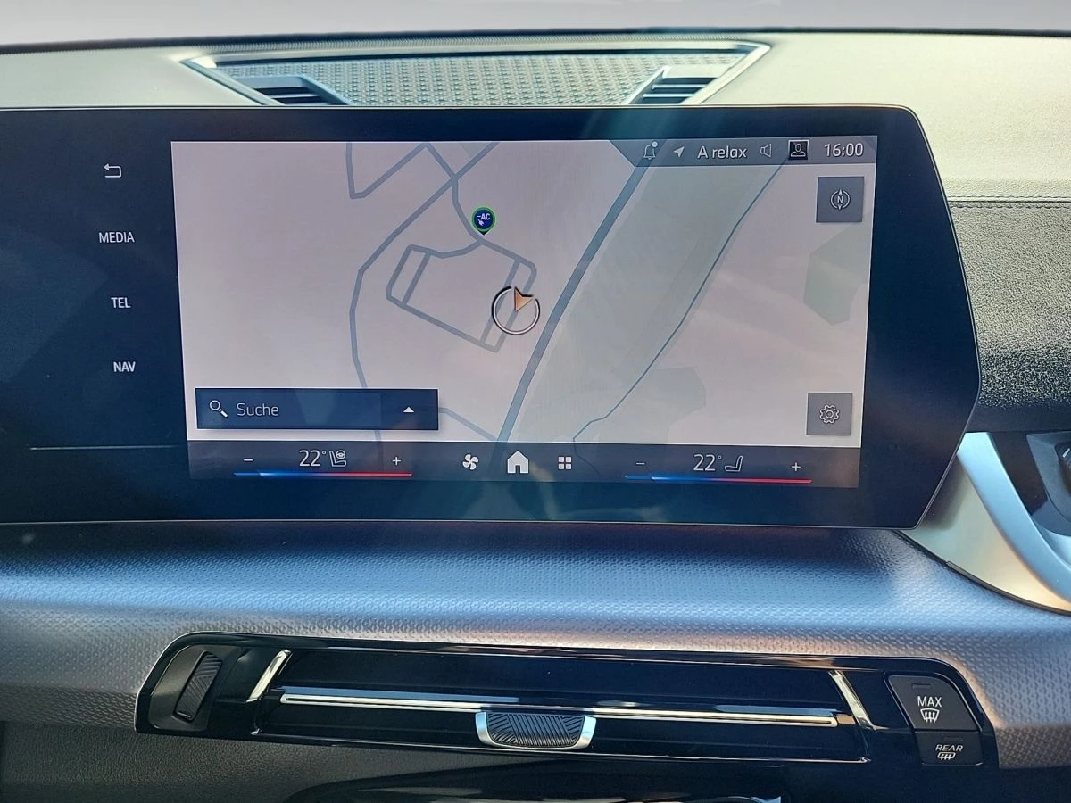 BMW iX2 eDRIVE20/M-SPORT/204HP/LED/PARKASS/AMBI/360/126f - изображение 8