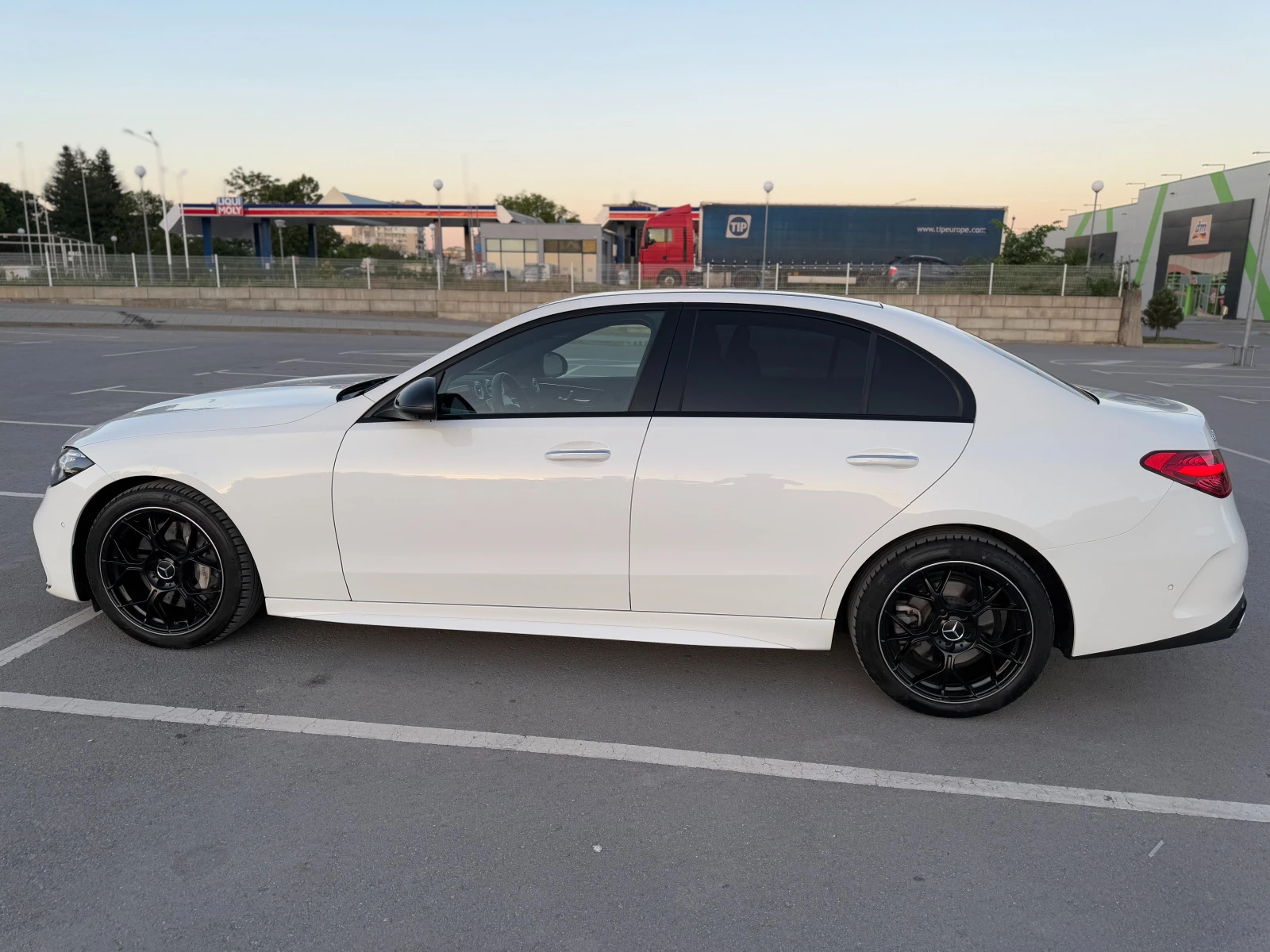 Mercedes-Benz C 300 4MATIC AMG LINE PREMIUM - изображение 8