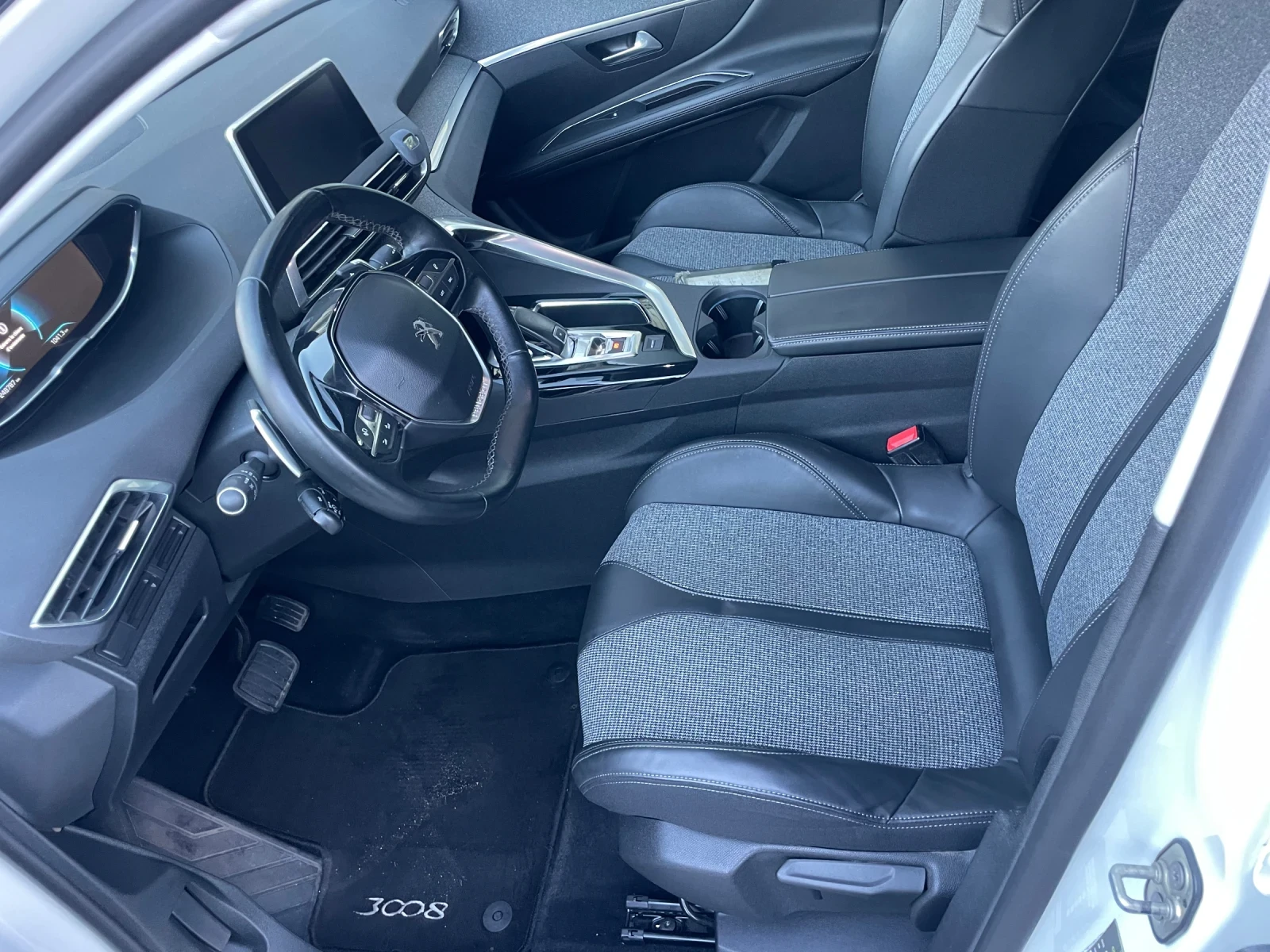 Peugeot 3008 BlueHDi 120 SeS EAT6 Allure EURO 6B - изображение 9