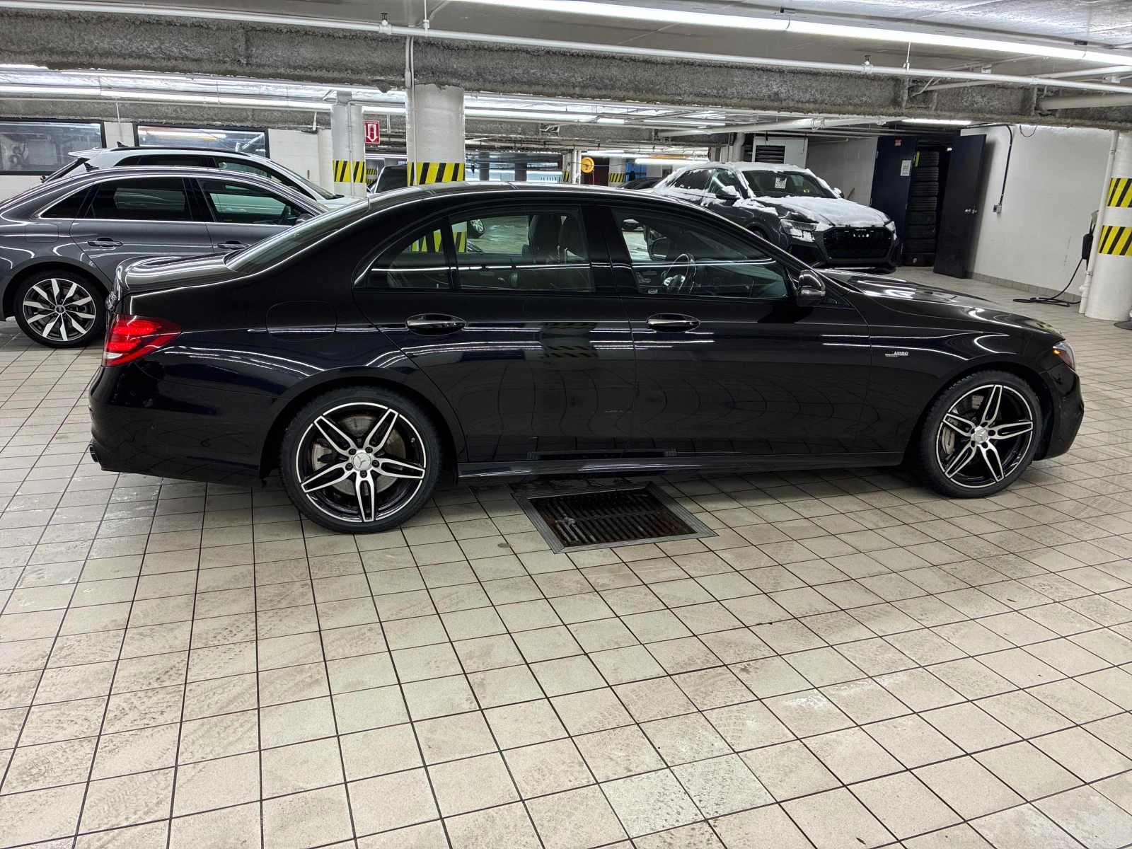 Mercedes-Benz E 53 AMG Night Package, снимка 4 - Автомобили и джипове - 54057770