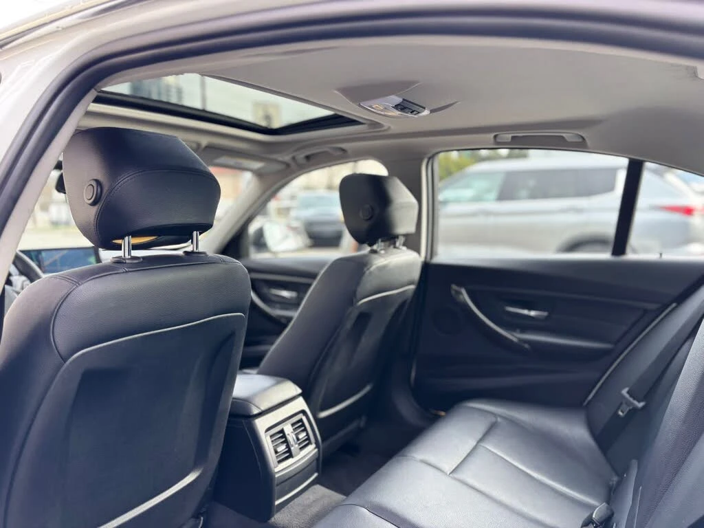 BMW 328 RWD* ПОДГРЕВ* PANO* AMBIENT* , снимка 14 - Автомобили и джипове - 54161471