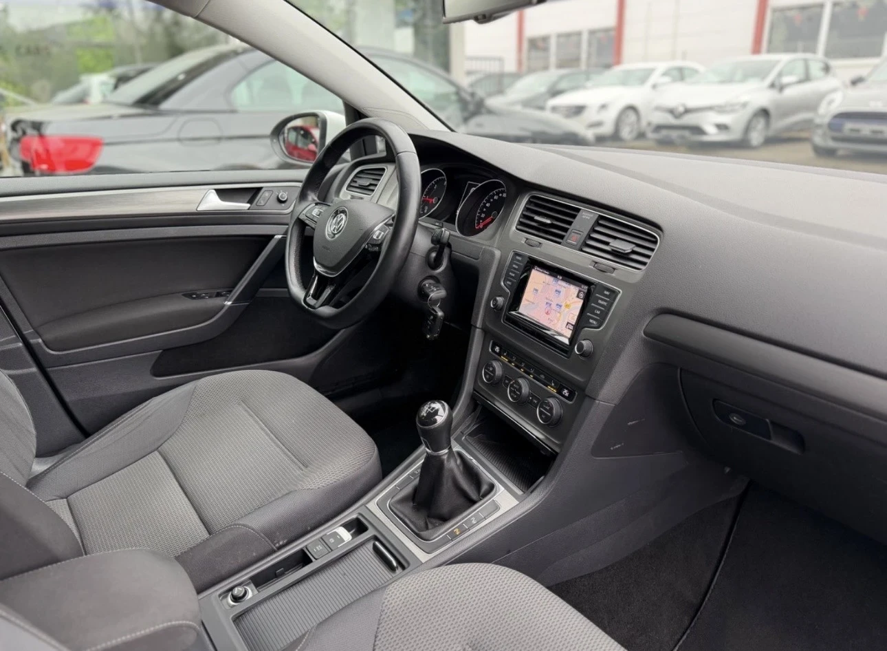 VW Golf 1.6 105 BlueMotion Navi, снимка 9 - Автомобили и джипове - 54459004