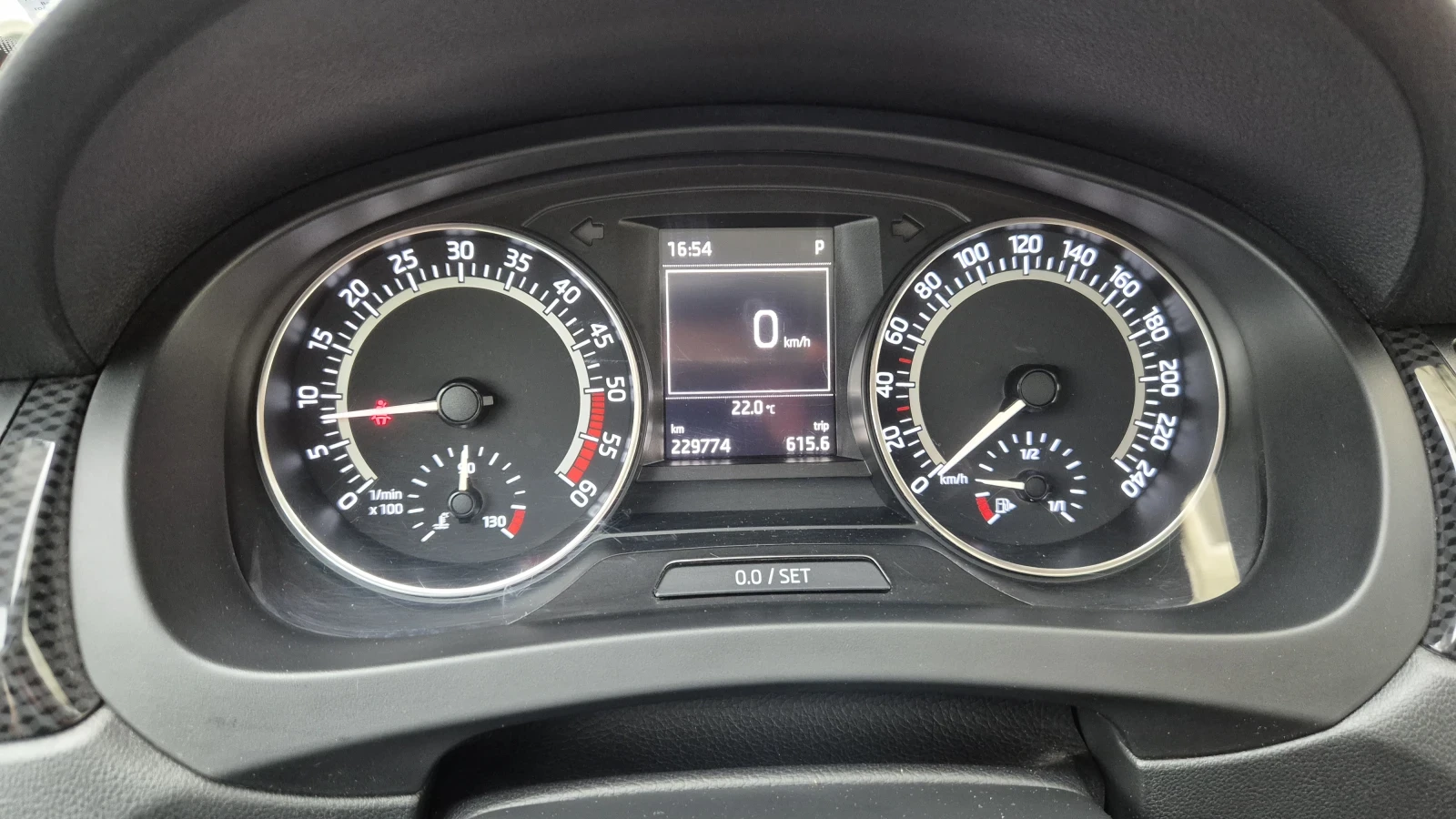 Skoda Rapid MONTE CARLO 1.4TDI, снимка 11 - Автомобили и джипове - 54710288