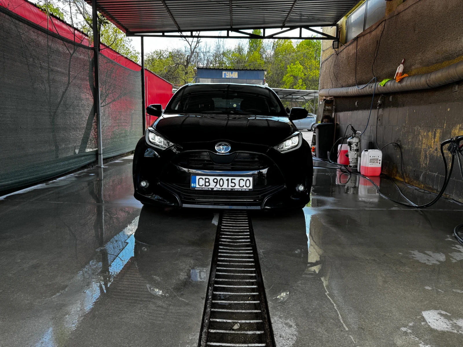 Toyota Yaris 1.5 HEV, снимка 8 - Автомобили и джипове - 55250103