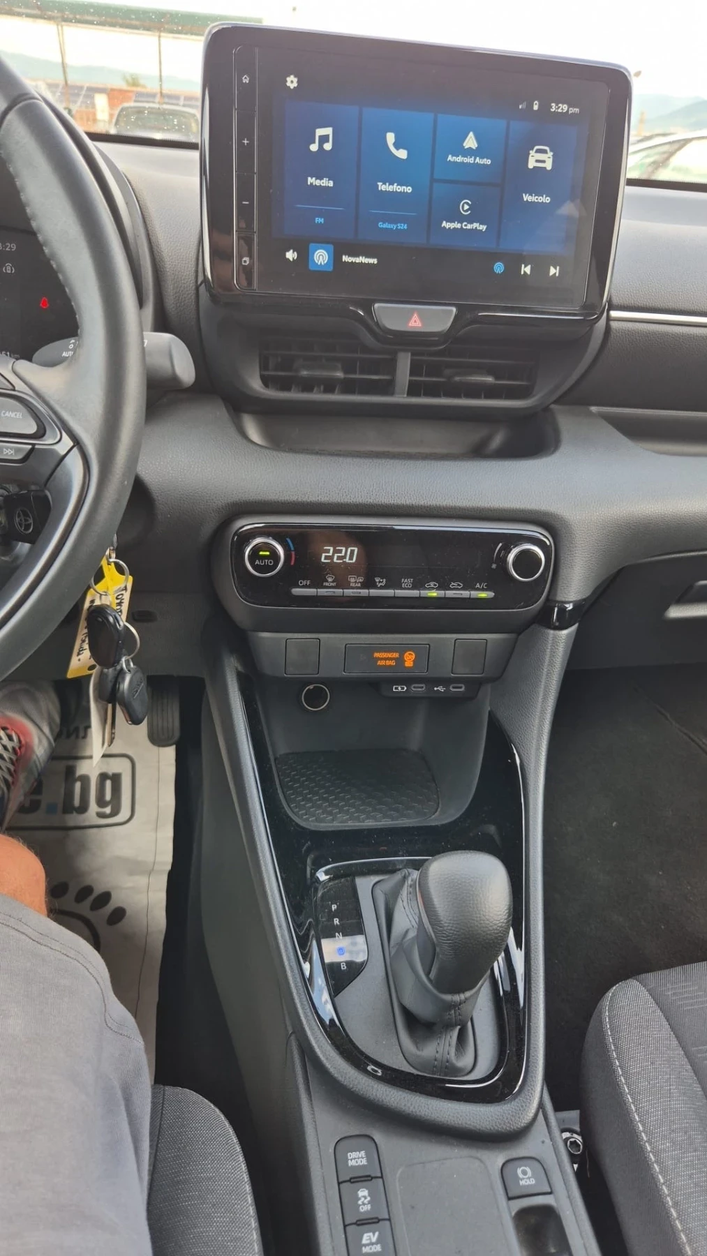 Toyota Yaris 1.5 HEV, снимка 5 - Автомобили и джипове - 55250103