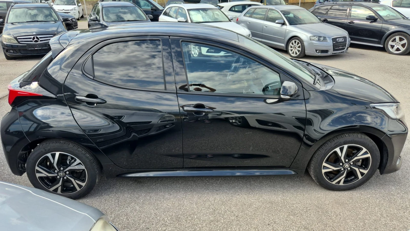 Toyota Yaris 1.5 HEV, снимка 2 - Автомобили и джипове - 55250103