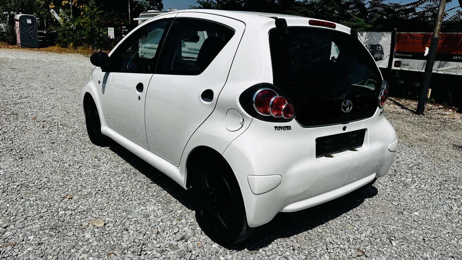 Toyota Aygo 1.0i евро 5 фейс лифт, снимка 5 - Автомобили и джипове - 55659665