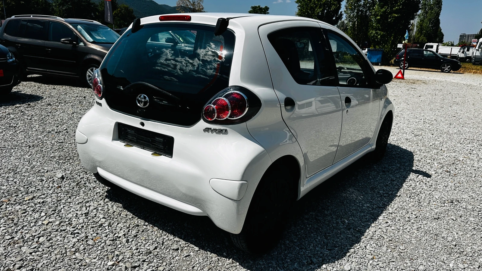 Toyota Aygo 1.0i евро 5 фейс лифт, снимка 4 - Автомобили и джипове - 55659665
