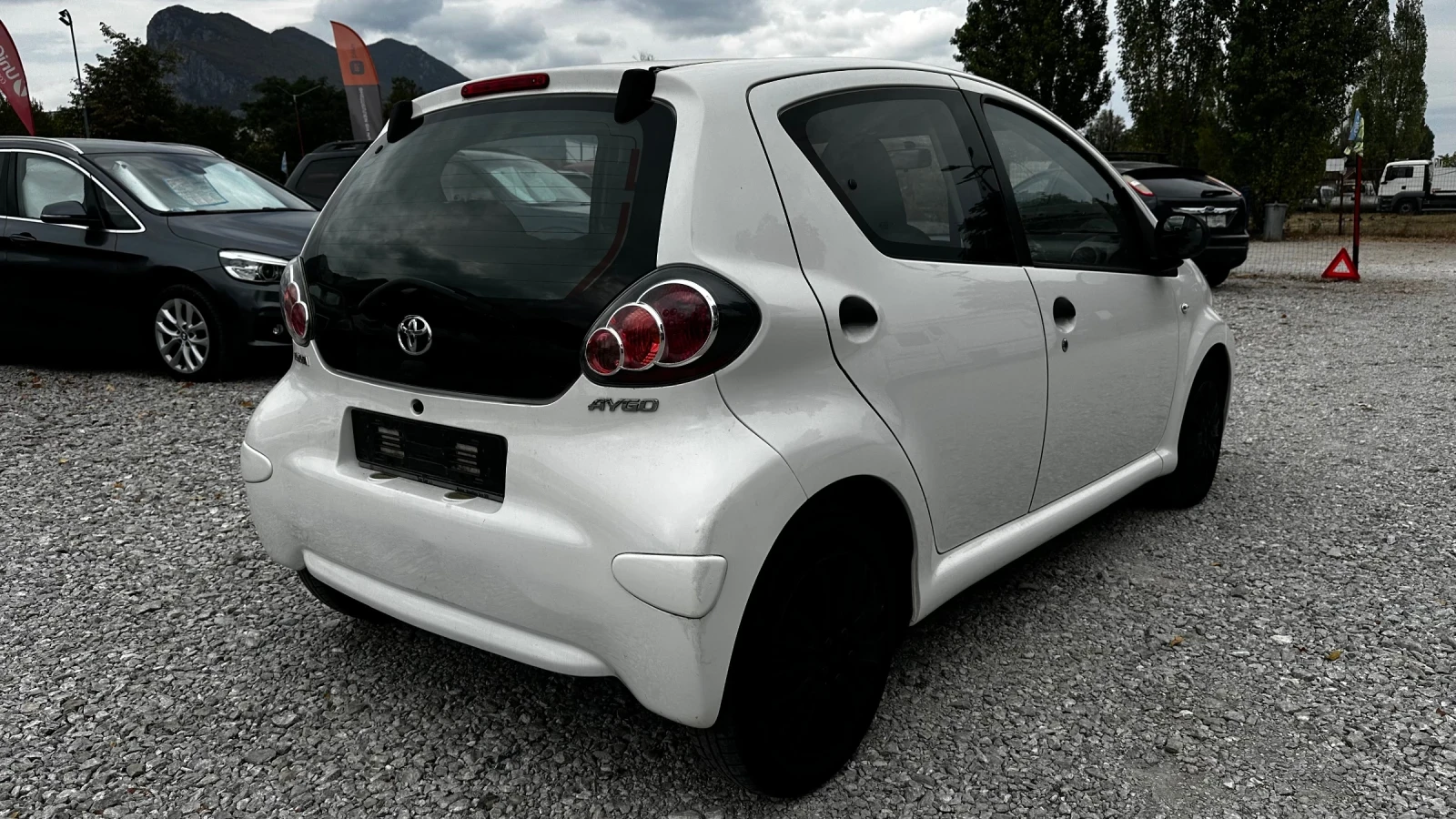 Toyota Aygo 1.0i евро 5 фейс лифт, снимка 4 - Автомобили и джипове - 55659665