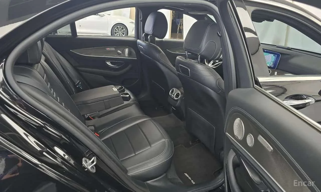 Mercedes-Benz E 350 4MATIC AMG Line | АВТОФИНАНСИРАНЕ, снимка 11 - Автомобили и джипове - 56201410