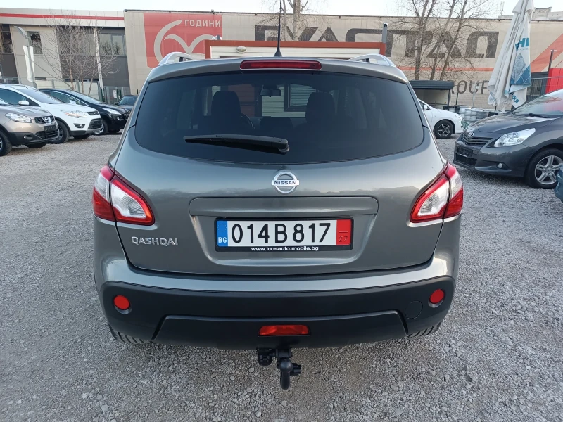 Nissan Qashqai 2.0 I. 4x4.КАМЕРА НА 360 Градуса, снимка 4 - Автомобили и джипове - 49529215