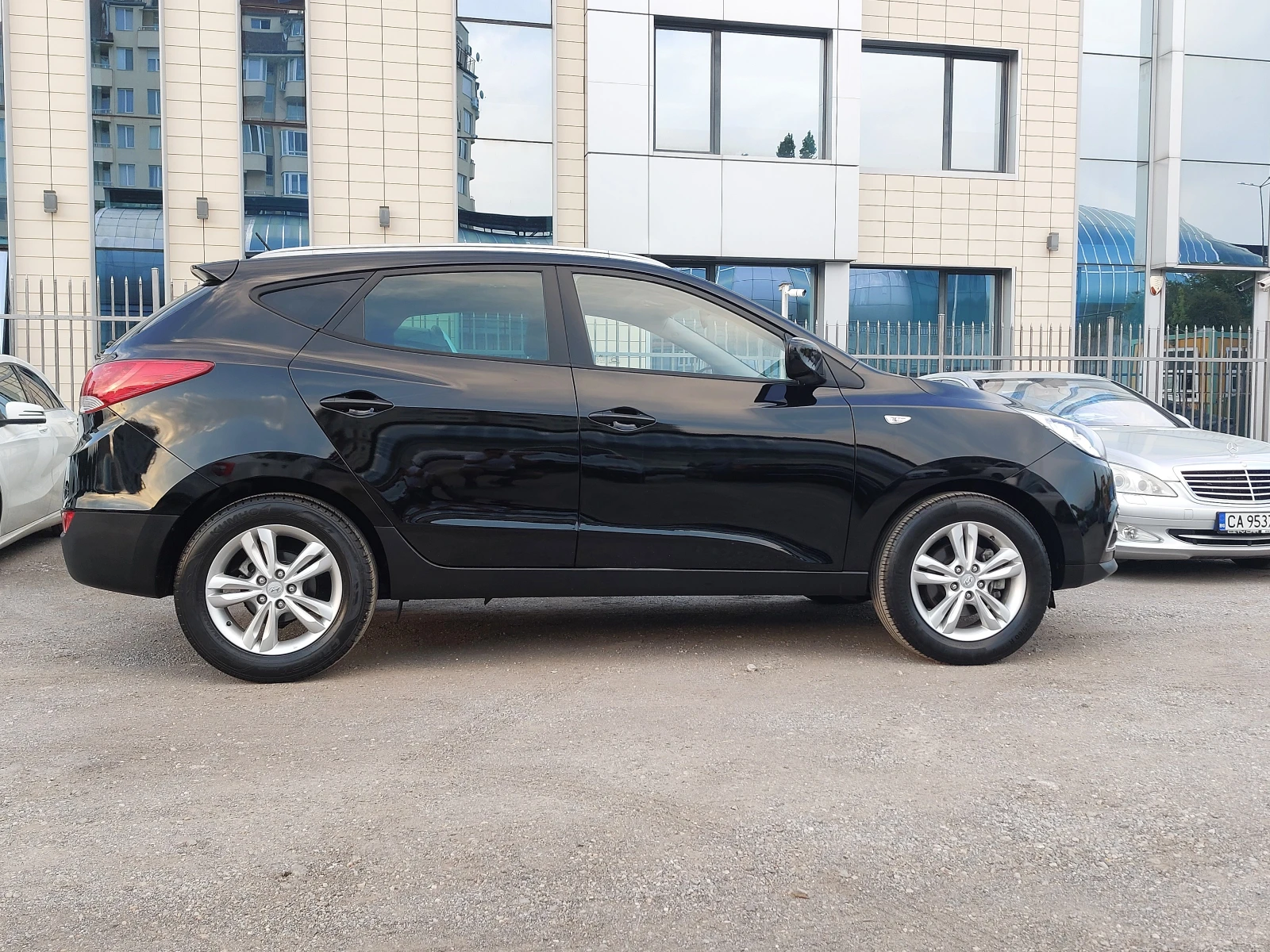 Hyundai IX35 1.7CRDi 116кс КОЖА ПАНОРАМА - изображение 9