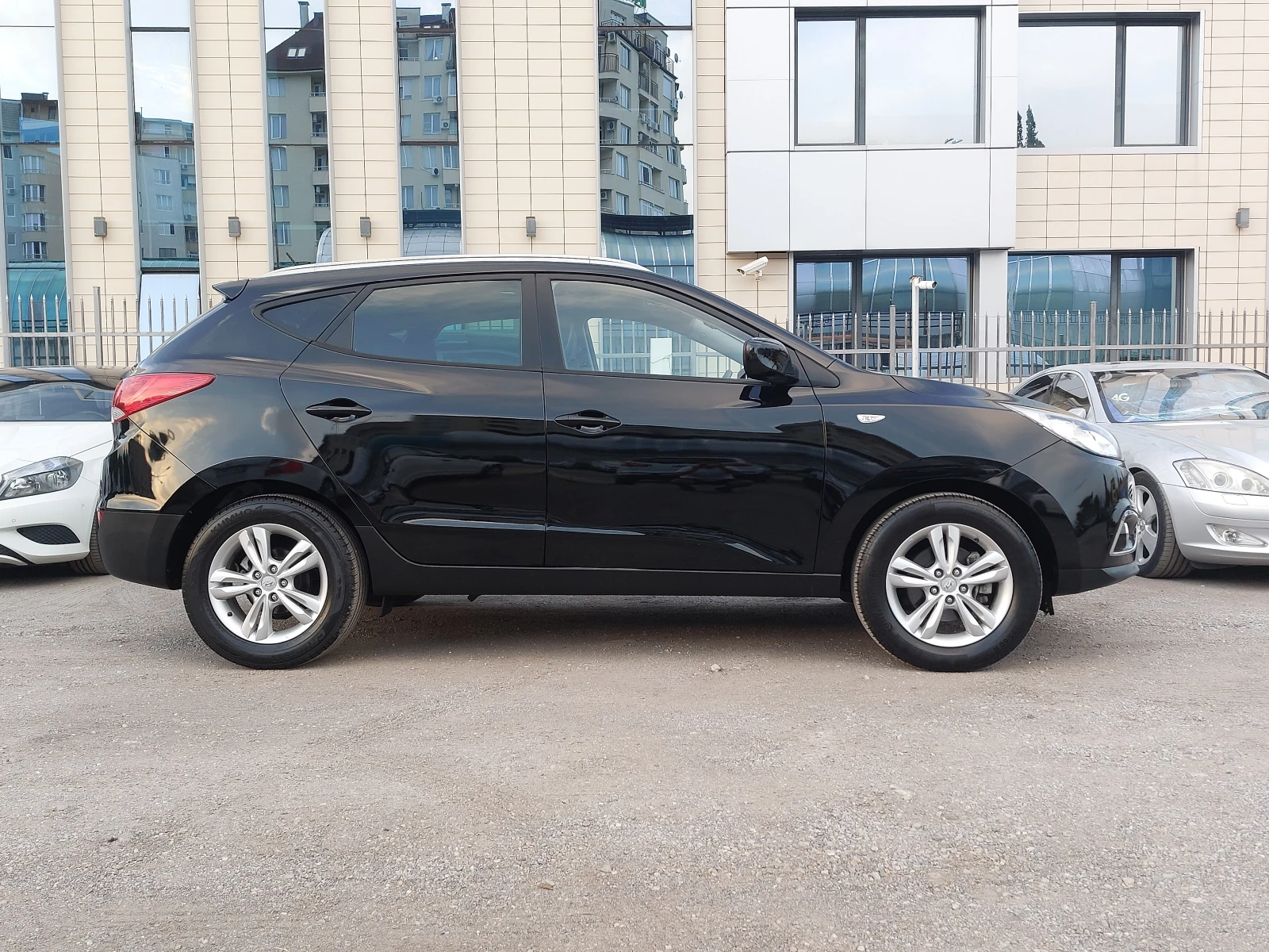 Hyundai IX35 1.7CRDi 116кс КОЖА ПАНОРАМА - изображение 10