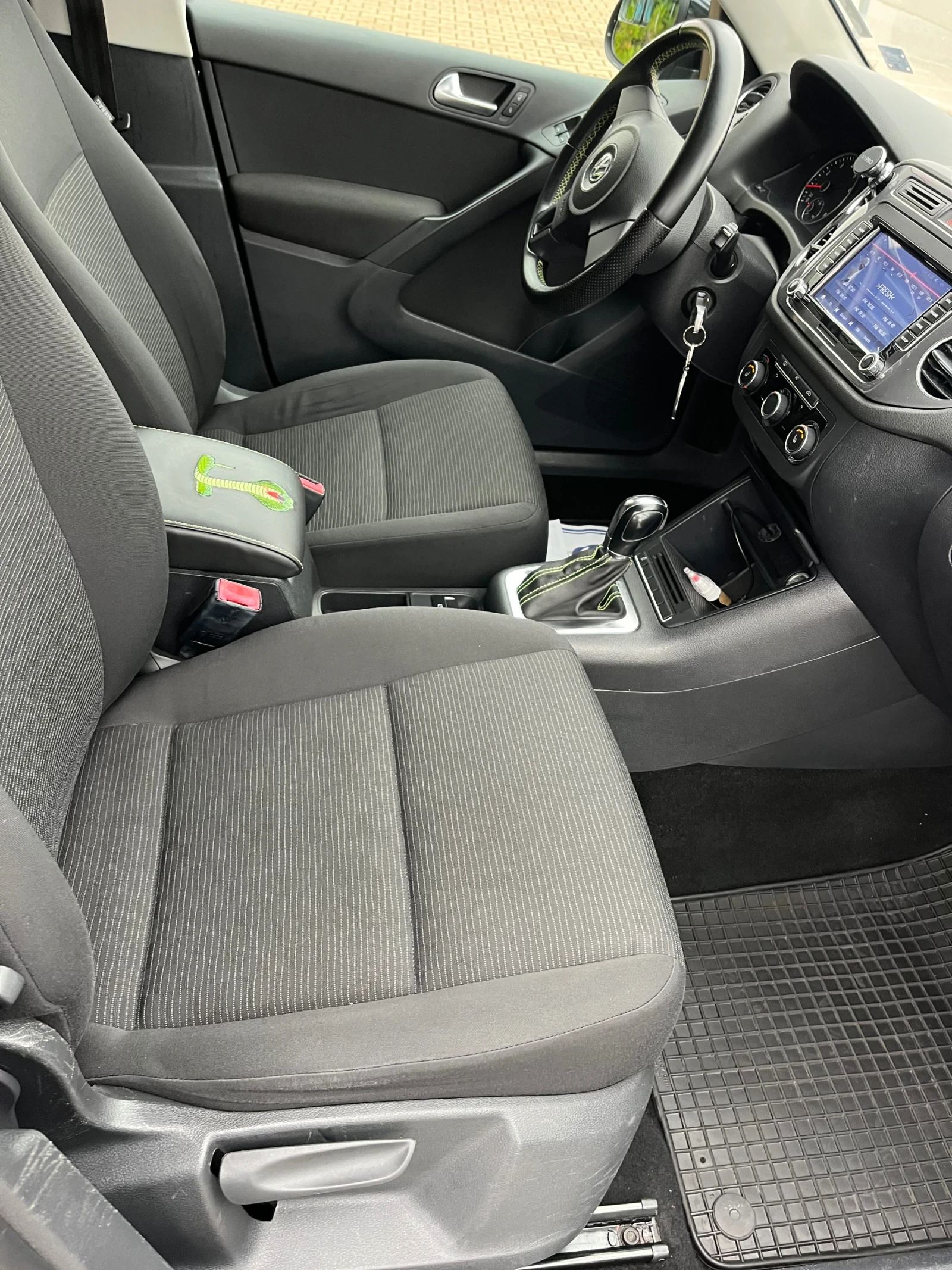 VW Tiguan 2.0 TSI 4x4  - изображение 8