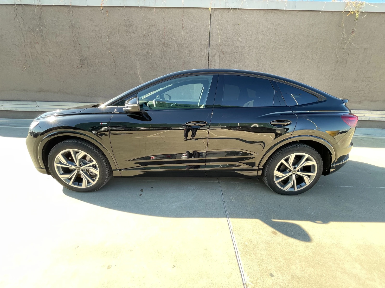 Audi Q4 E-tron 55 Sportback S design - изображение 4