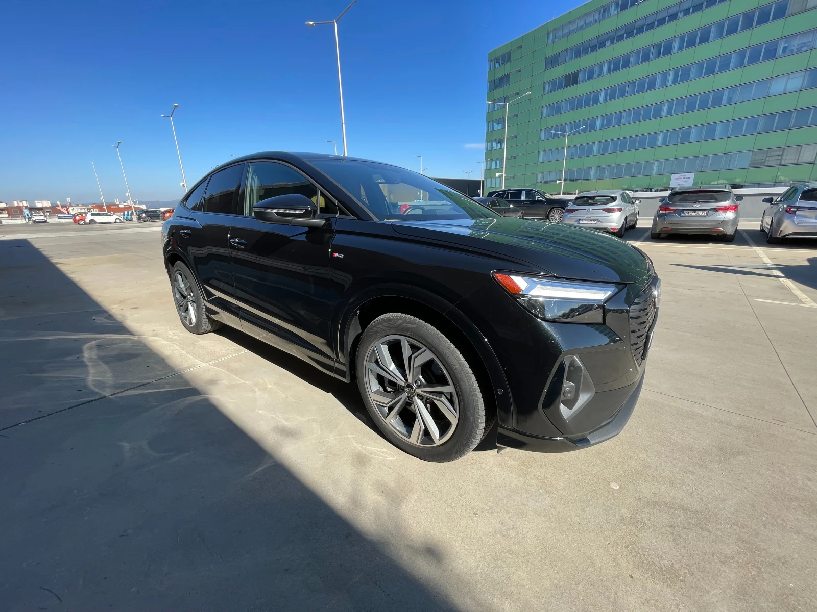 Audi Q4 E-tron 55 Sportback S design - изображение 3